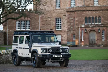 Ineos Grenadier Detalles 40