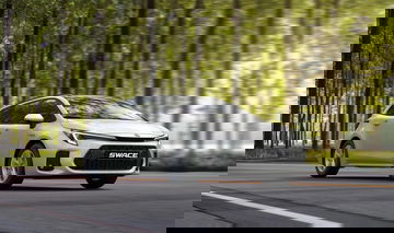 Suzuki Swace 2023 02