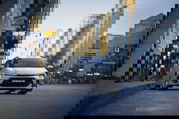 Suzuki Swace 2023 05