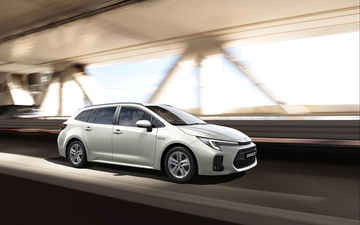 Suzuki Swace 2023 06