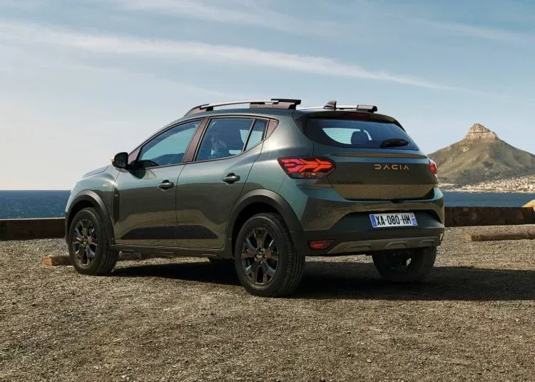 El nuevo Dacia Sandero Stepway recibe el acabado Extreme, que le aporta un  aspecto más aventurero y asistencia en la tracción - Revista 4x4