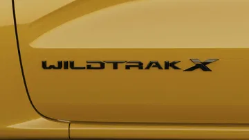 Emblema lateral que identifica la versión
