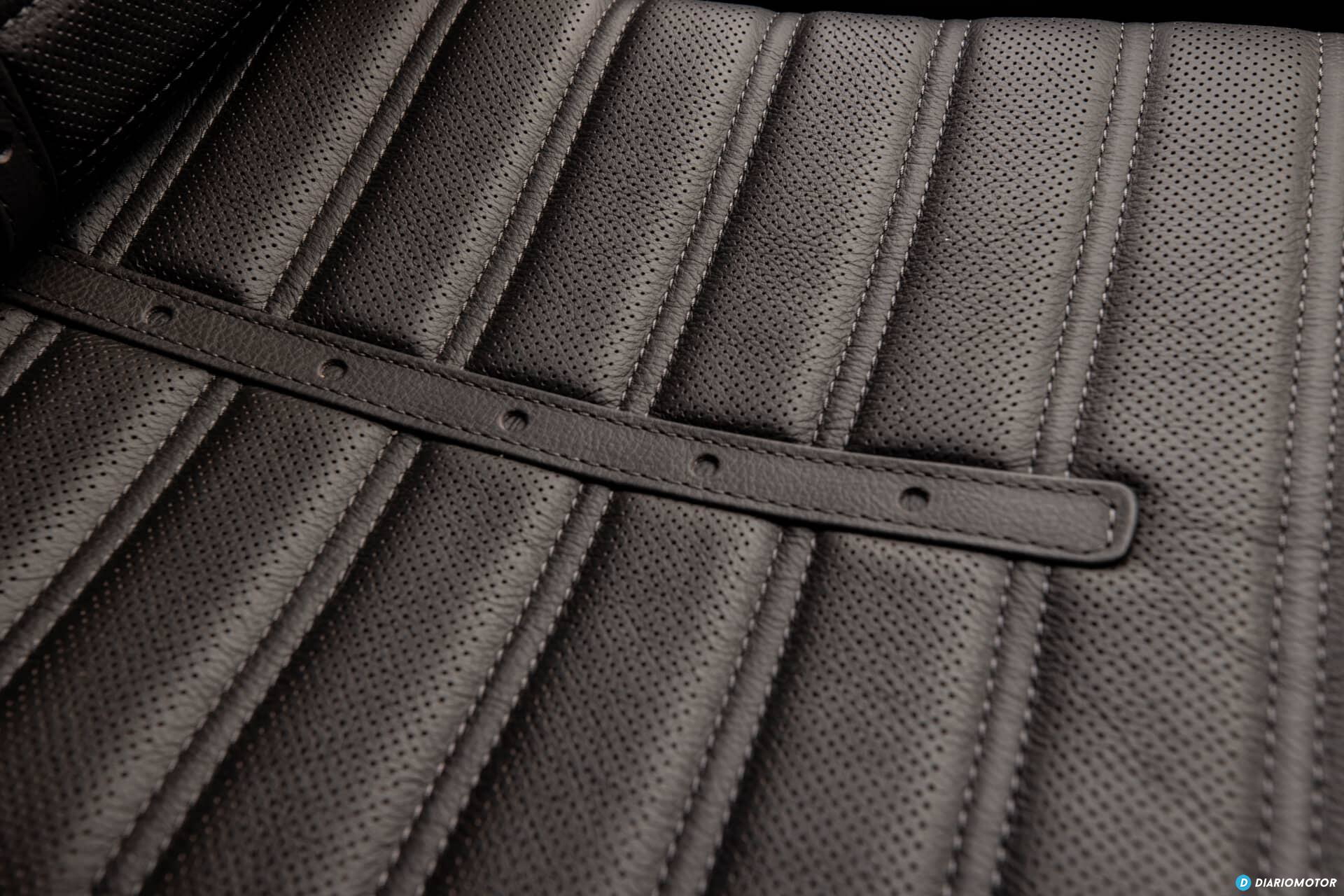 Primer plano de un detalle específico del Ferrari Purosangue.