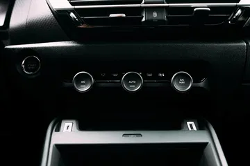 Vista de la instrumentación avanzada del Citroën C4 X.