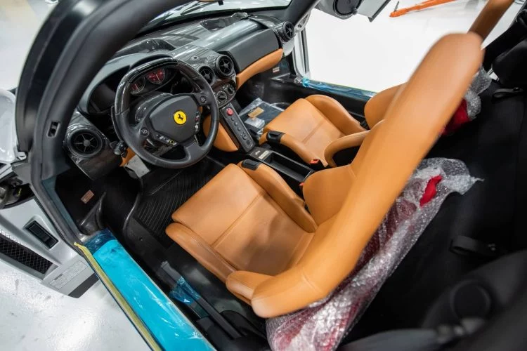 Ferrari Enzo Gris Subasta 2023 04