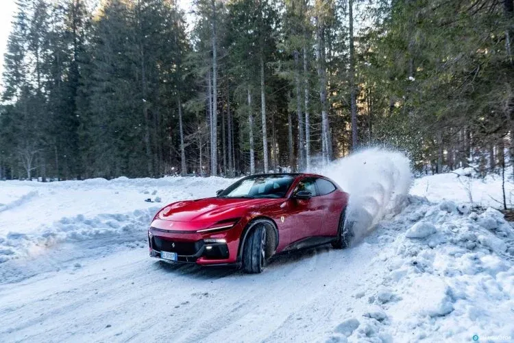 Ferrari Purosangue 2023 Prueba 231 