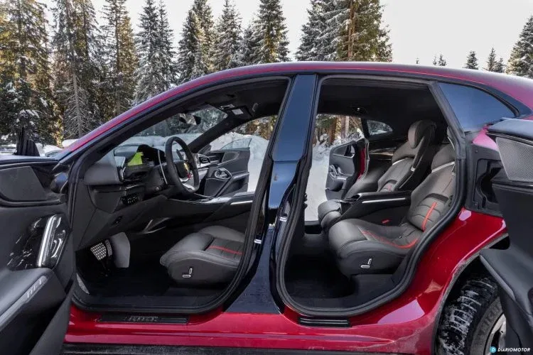 Ferrari Purosangue 2023 Prueba 535