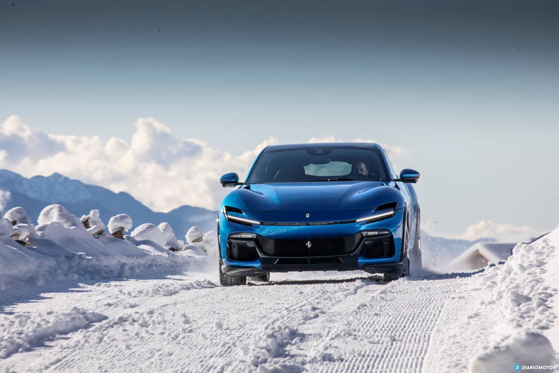 Ferrari Purosangue mostrando su imponente frente en contexto invernal.