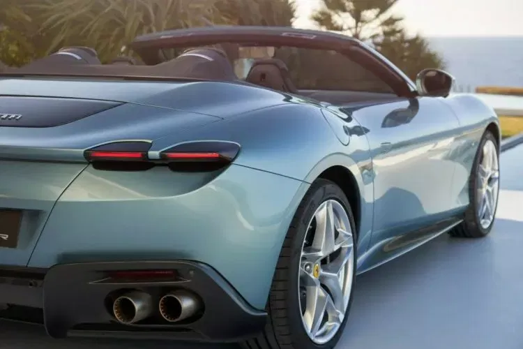 Ferrari Roma Spider  10