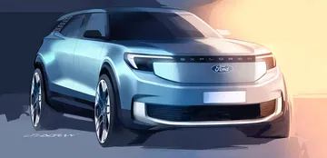 Vista angular frontal del Ford Explorer que muestra su robustez y líneas modernas.