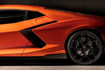 Lamborghini Revuelto 2023 07