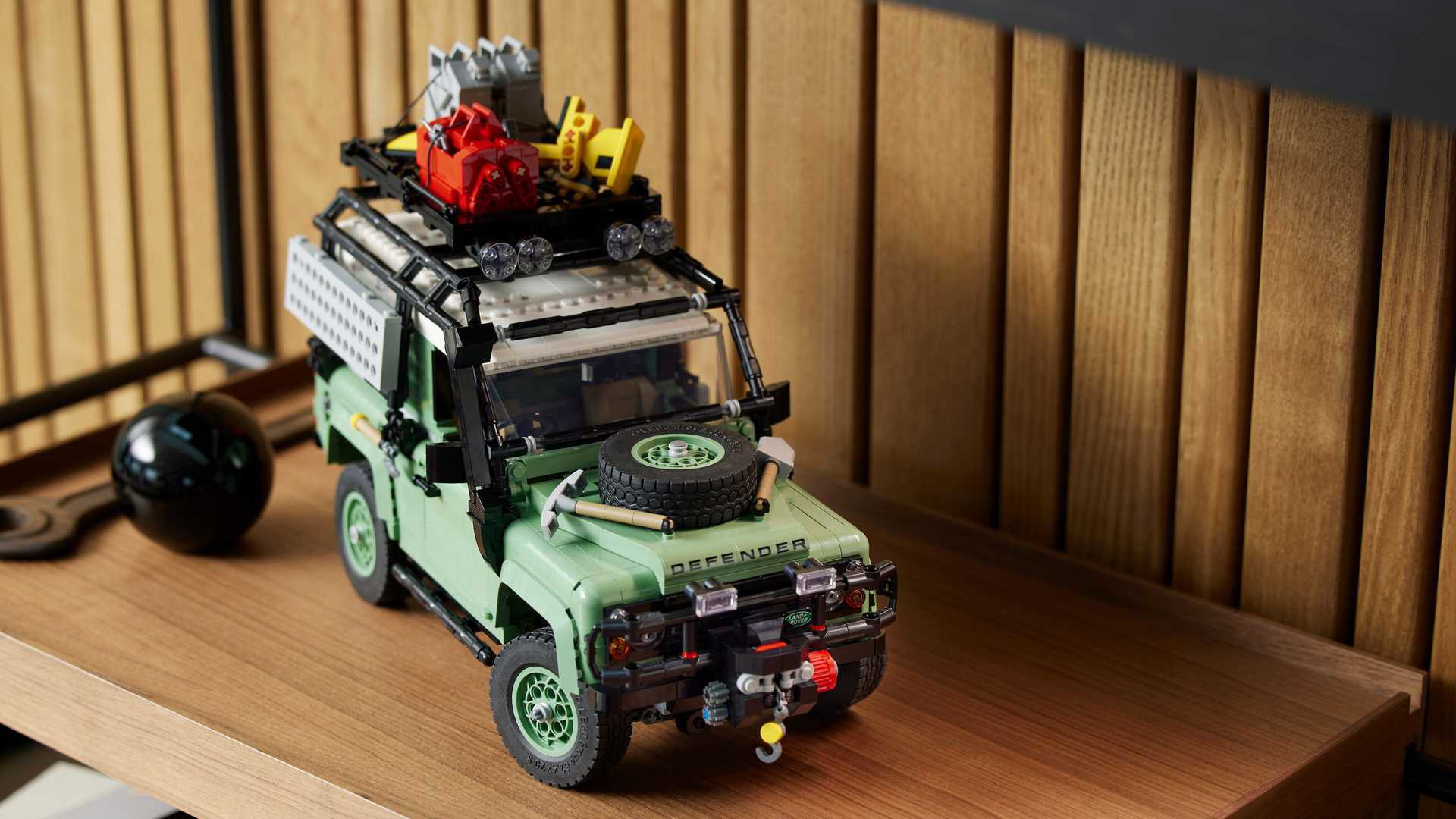 Land Rover Defender 90 Clasico Lego 11