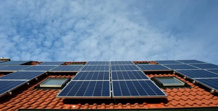 Placas Solares En Techo 1