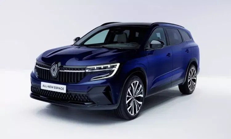 renault-espace-2023-02-6421e3eb07e02-750x450.webp