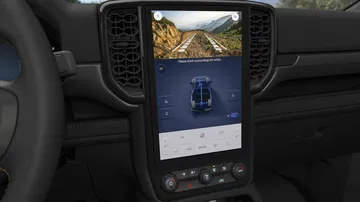 Sistema de infotainment avanzado del Ford Ranger, integración con aplicaciones.