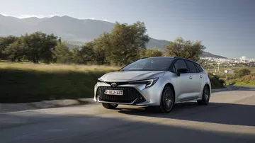 Toma De Contacto Toyota Corolla 2023 38