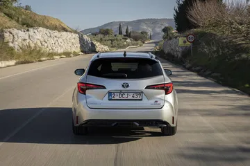 Toma De Contacto Toyota Corolla 2023 40