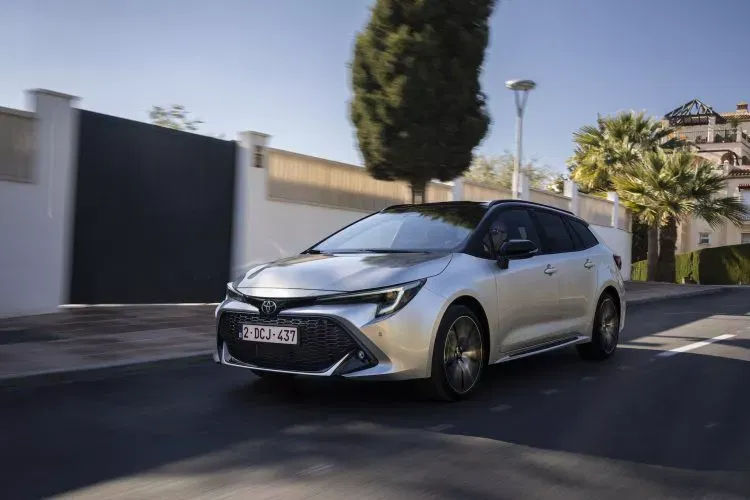 Toma De Contacto Toyota Corolla 2023 47