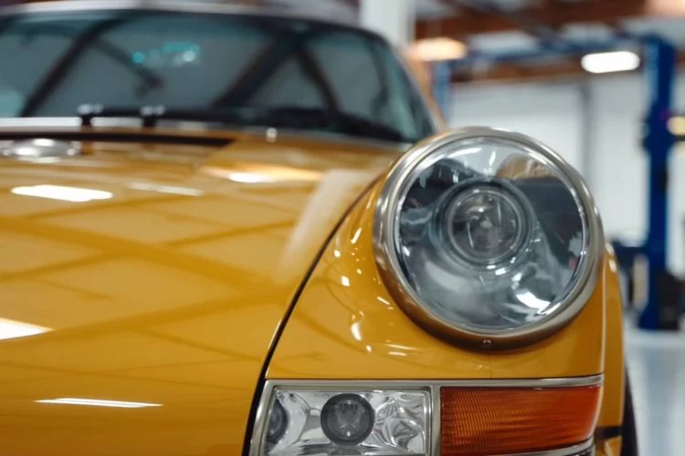 Video Fabrica Singer Porsche 911  02