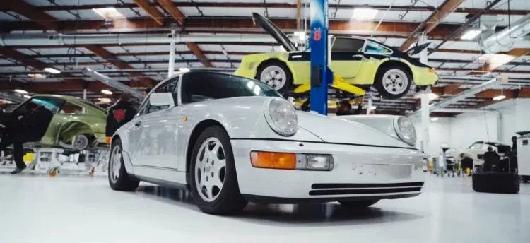 Video Fabrica Singer Porsche 911  04