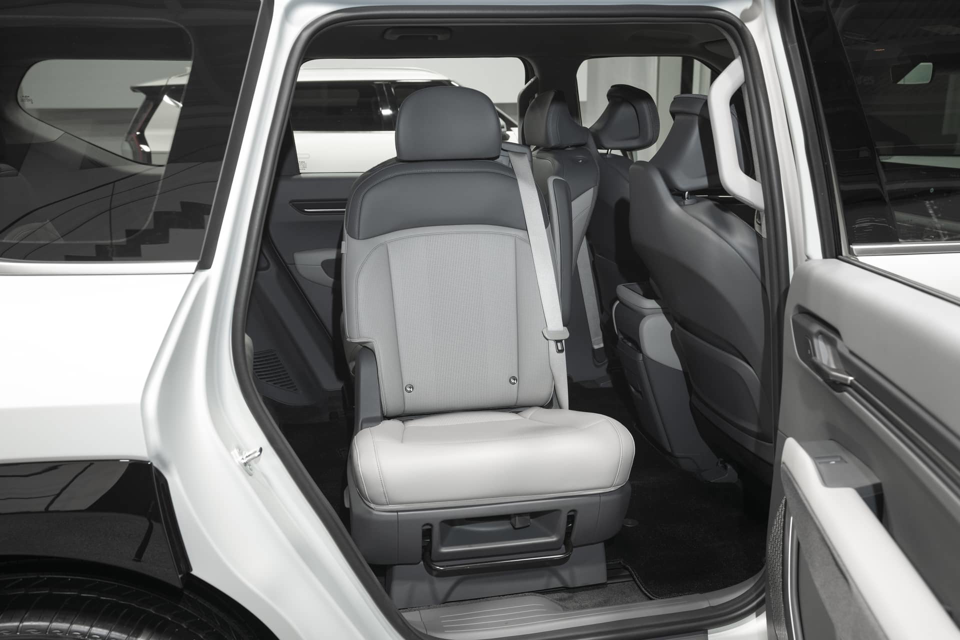 Vista lateral de la configuración de los asientos del KIA EV9.