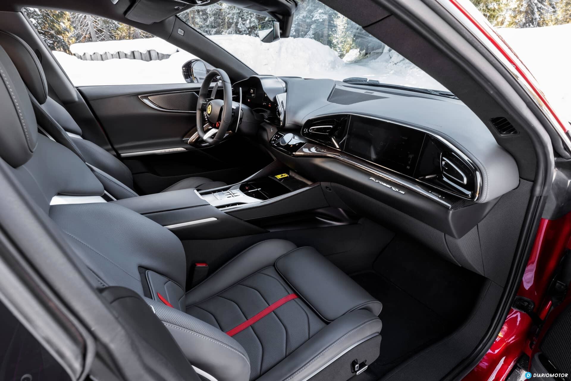 Vista lateral que muestra la elegancia y el acabado de los asientos del Purosangue.