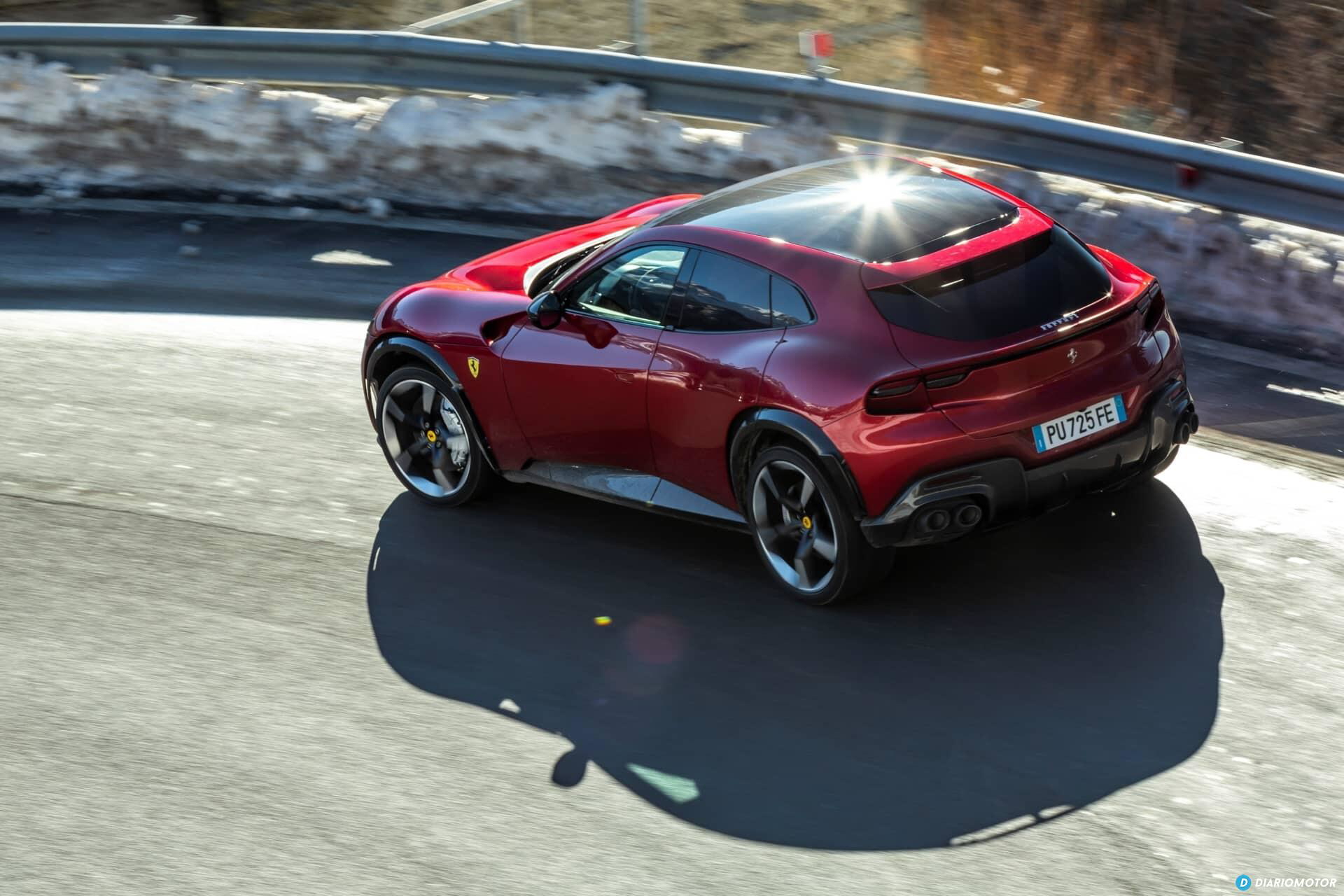 Perfil del Purosangue destacando su línea de techo y diseño lateral.