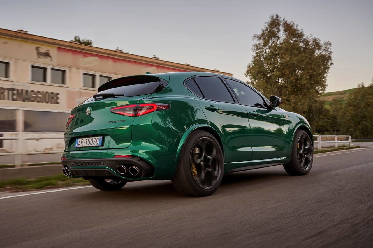 Alfa Romeo Giulia Stelvio Quadrifoglio 2023 38