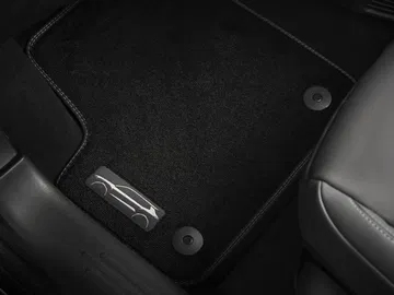 Vista del eficiente cargador inalámbrico del Jeep Avenger.