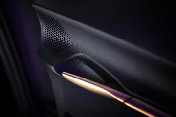 Primer plano del sofisticado faro del CUPRA Tavascan.