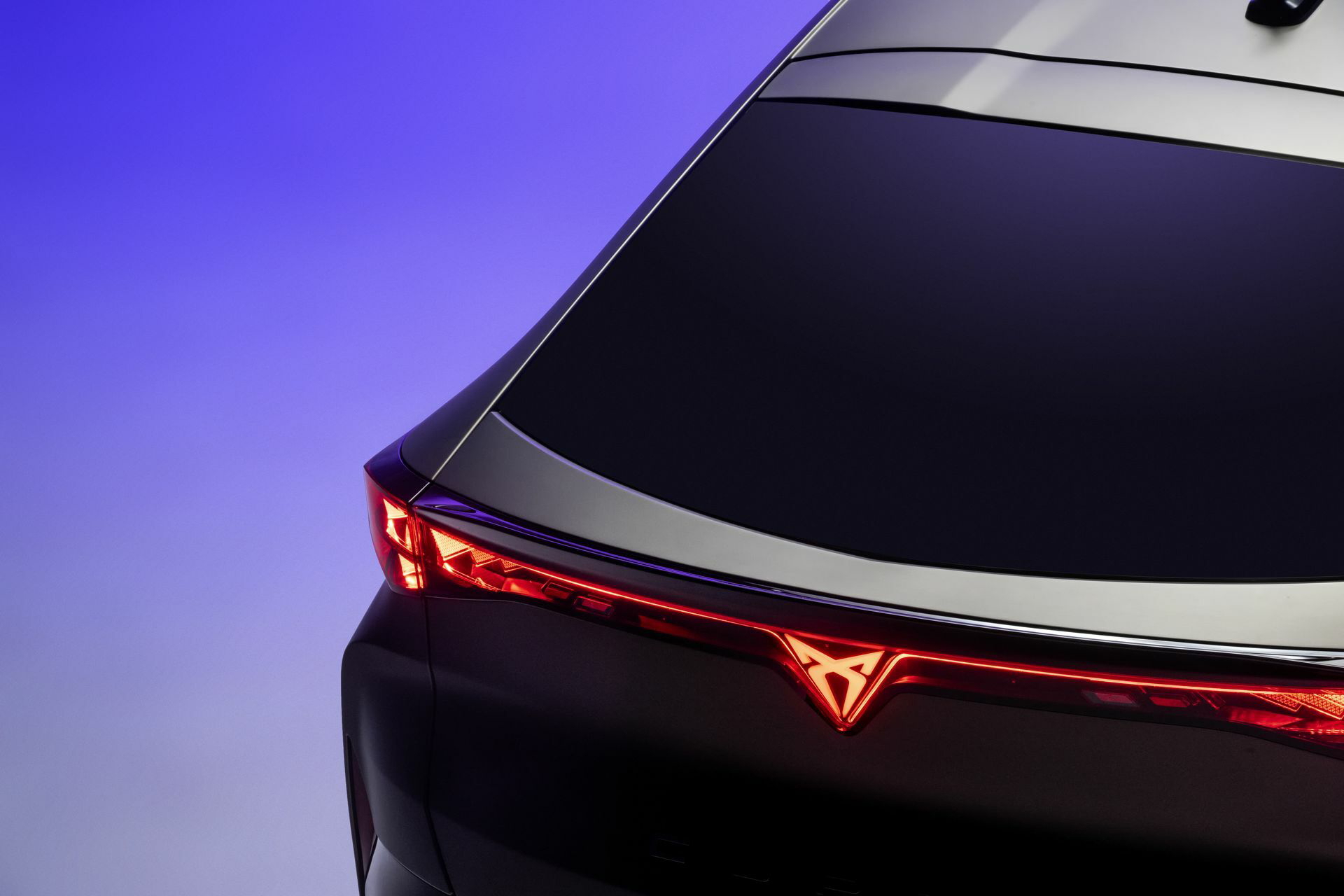 Vista en detalle de las luces traseras del CUPRA Tavascan.