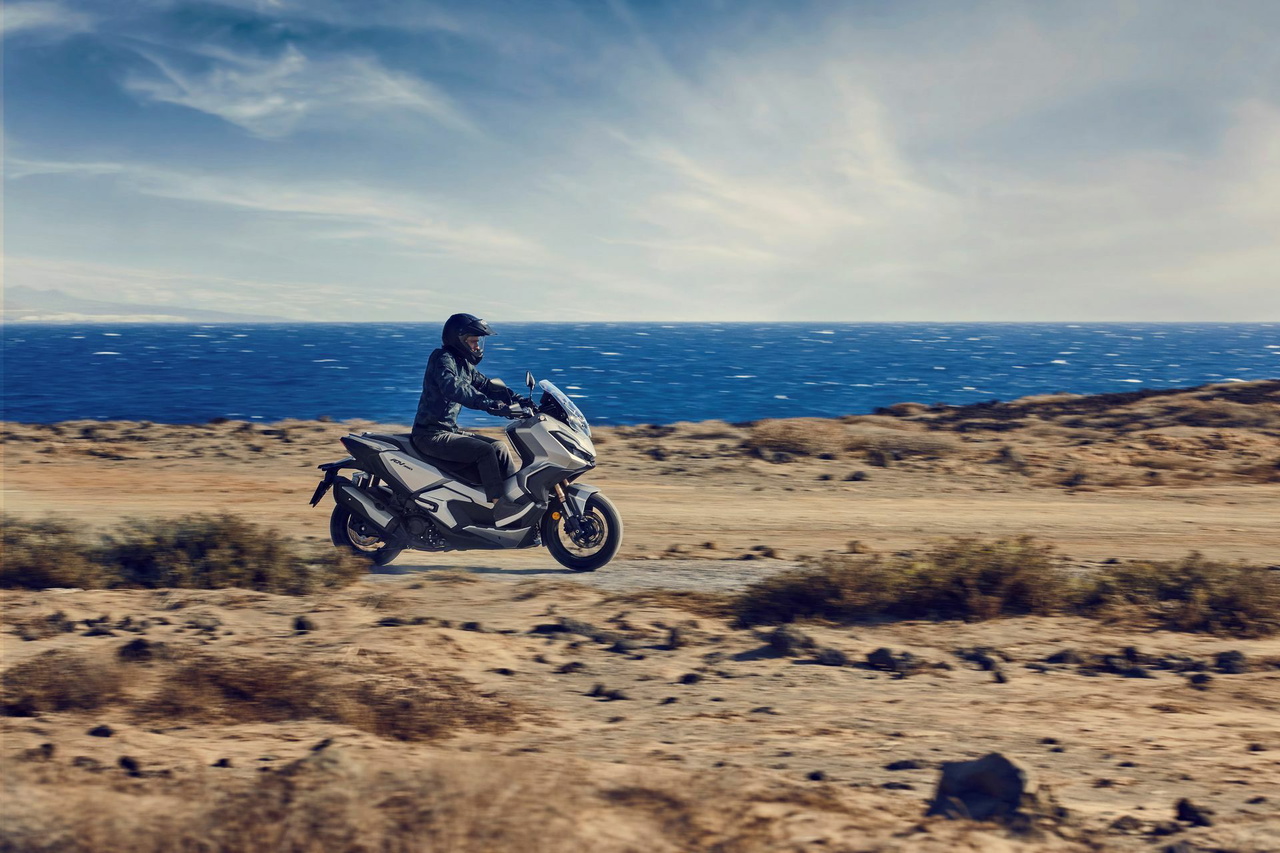 22ym Honda Adv350