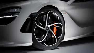 Mclare 750s 2023 39