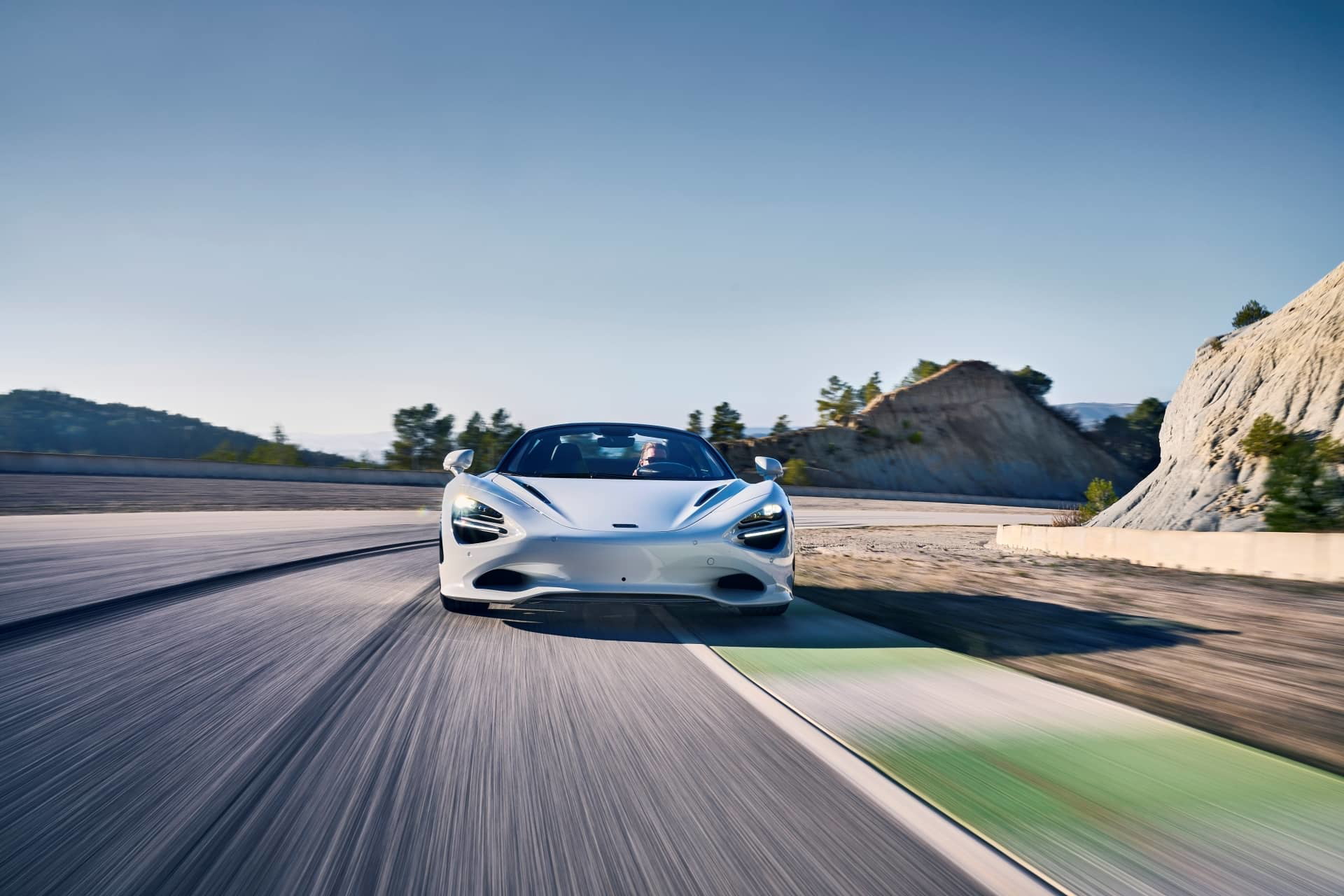 Mclare 750s 2023 60