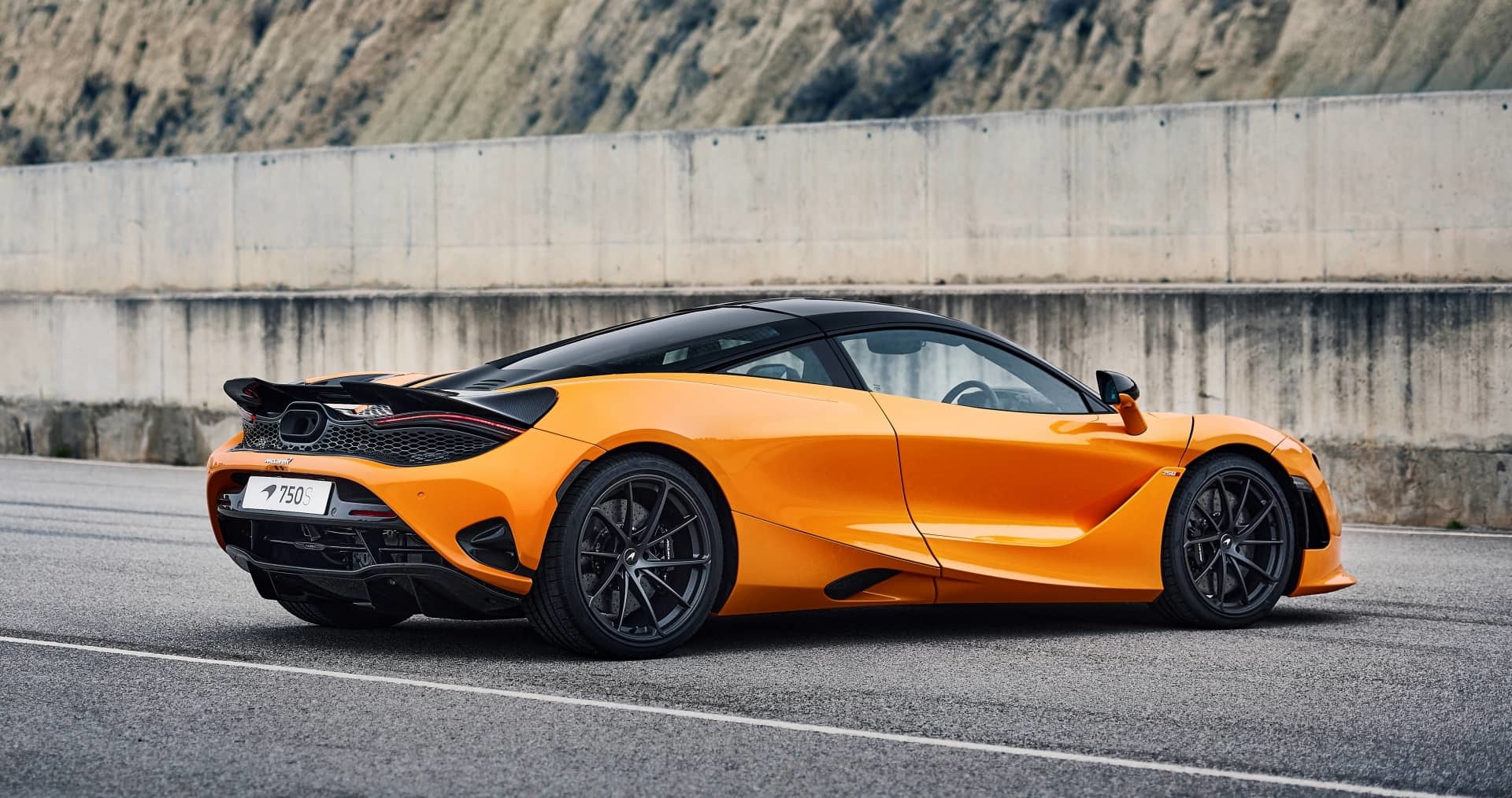 Mclare 750s 2023 82