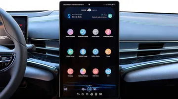 Vista de pantalla táctil central con interfaz de usuario del BYD Seal.