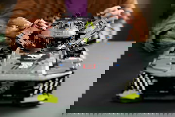 Peugeot 9x8 Le Mans Lego Technic 2023 05