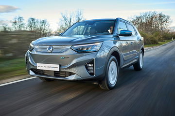Ssangyong Korando E Motion 2023 Movimiento Platinum Grey Gris 05