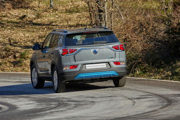 Ssangyong Korando E Motion 2023 Movimiento Platinum Grey Gris 15
