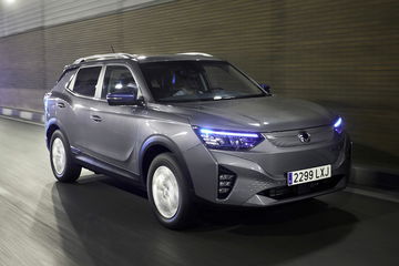 Ssangyong Korando E Motion 2023 Movimiento Platinum Grey Gris 38