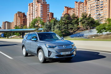 Ssangyong Korando E Motion 2023 Movimiento Platinum Grey Gris 40