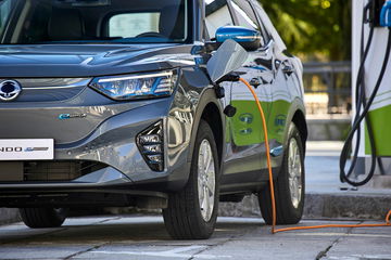 Ssangyong Korando E Motion 2023 Movimiento Platinum Grey Gris 47