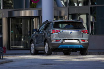 Ssangyong Korando E Motion 2023 Movimiento Platinum Grey Gris 50