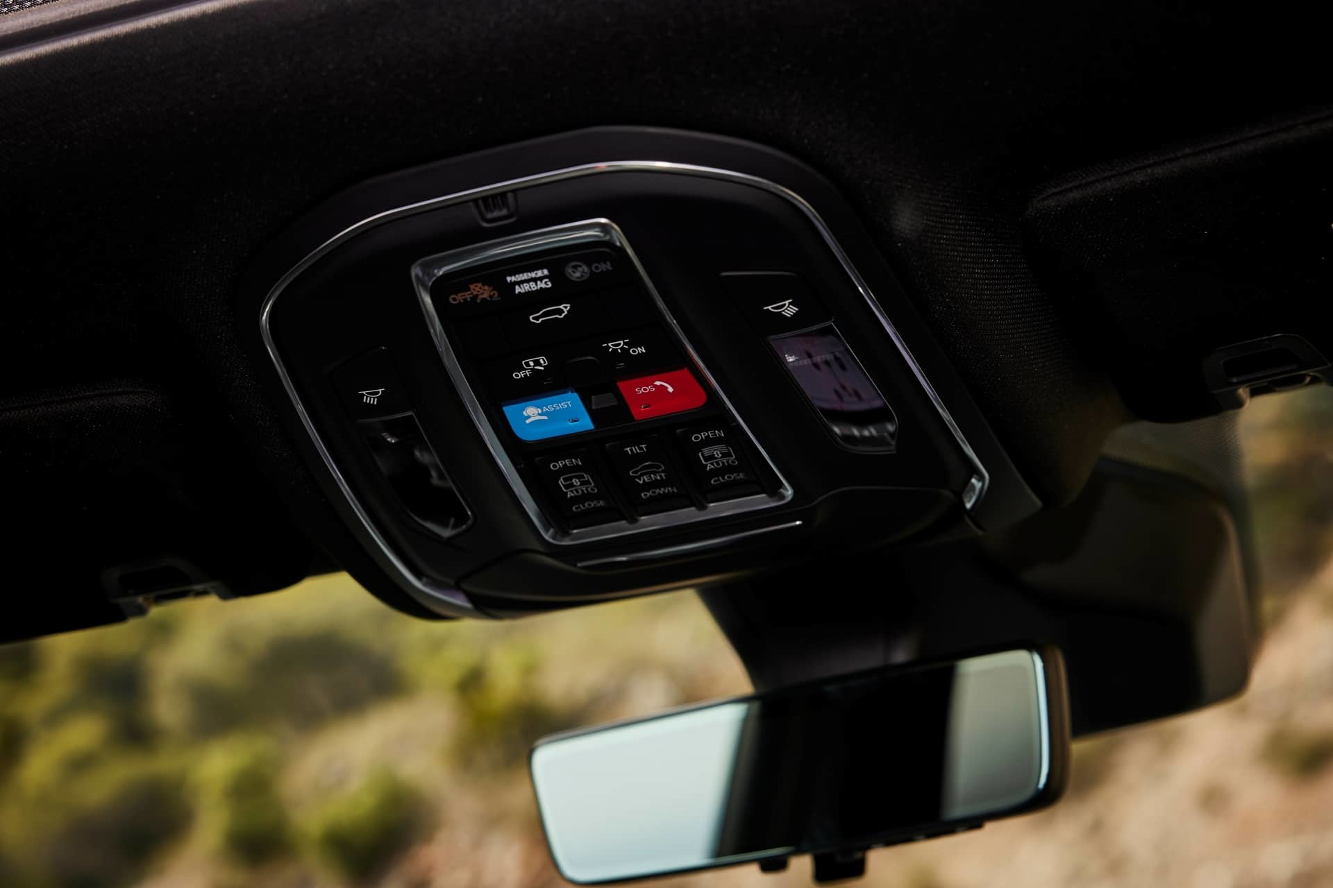 Vista de la consola central con controles climáticos del Jeep Grand Cherokee.