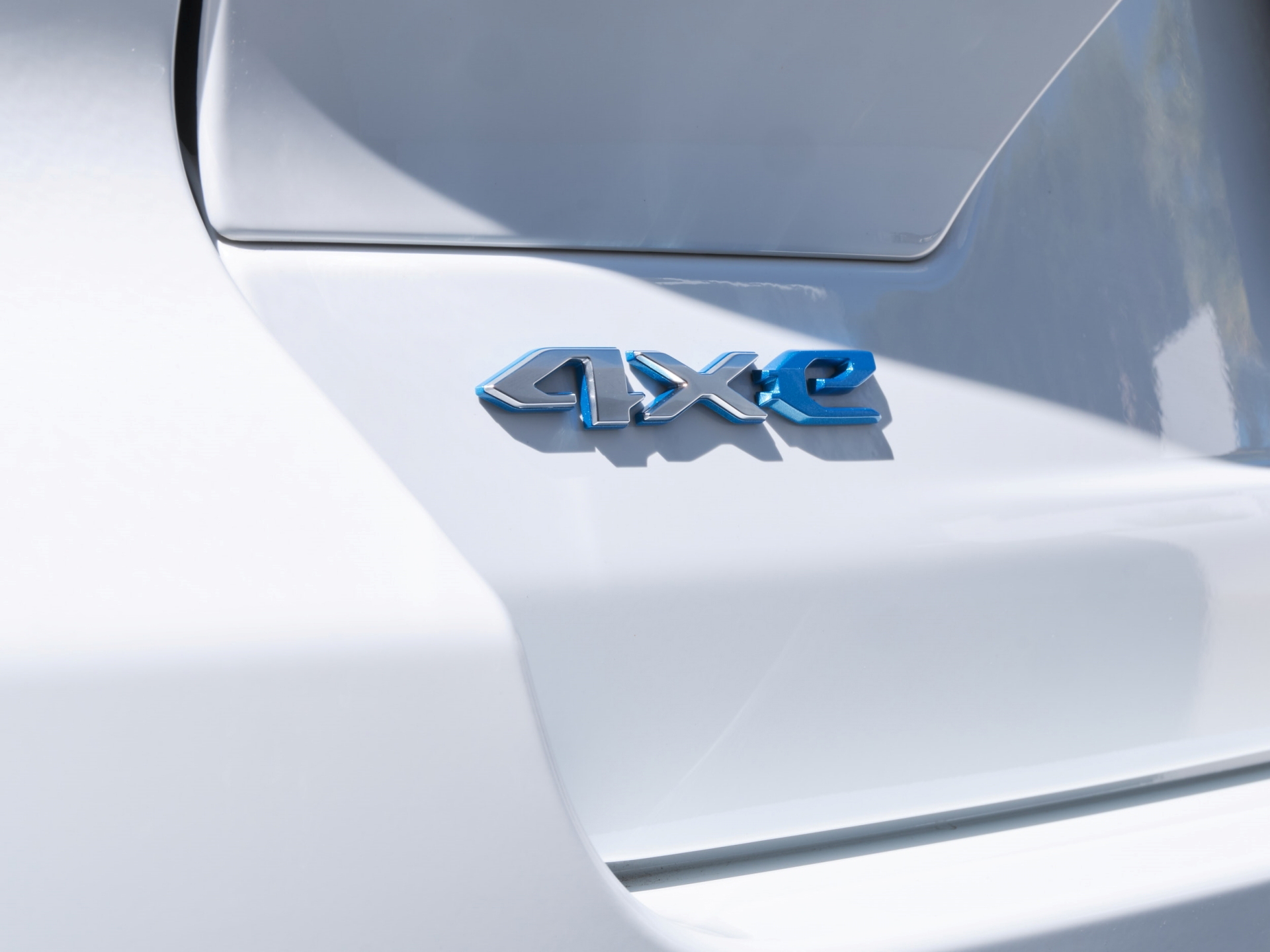 Vista del emblema Jeep en la carrocería del Grand Cherokee.