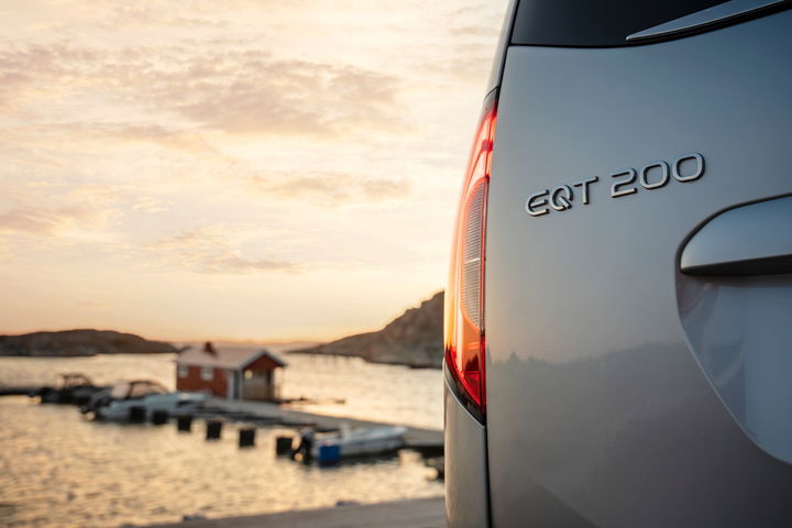 Mercedes EQT 7
