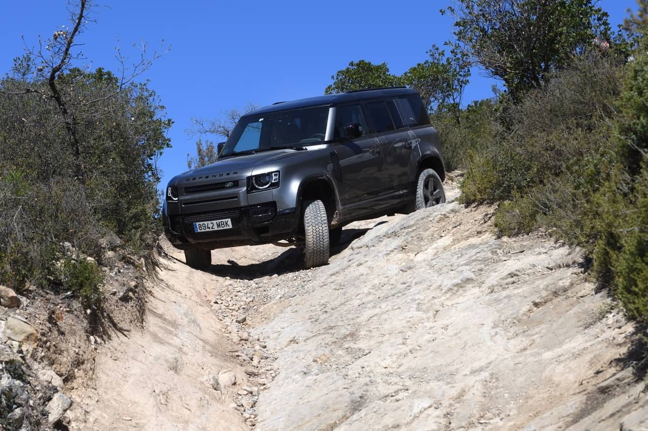 Goodyear Wrangler Land Rover Defender 7