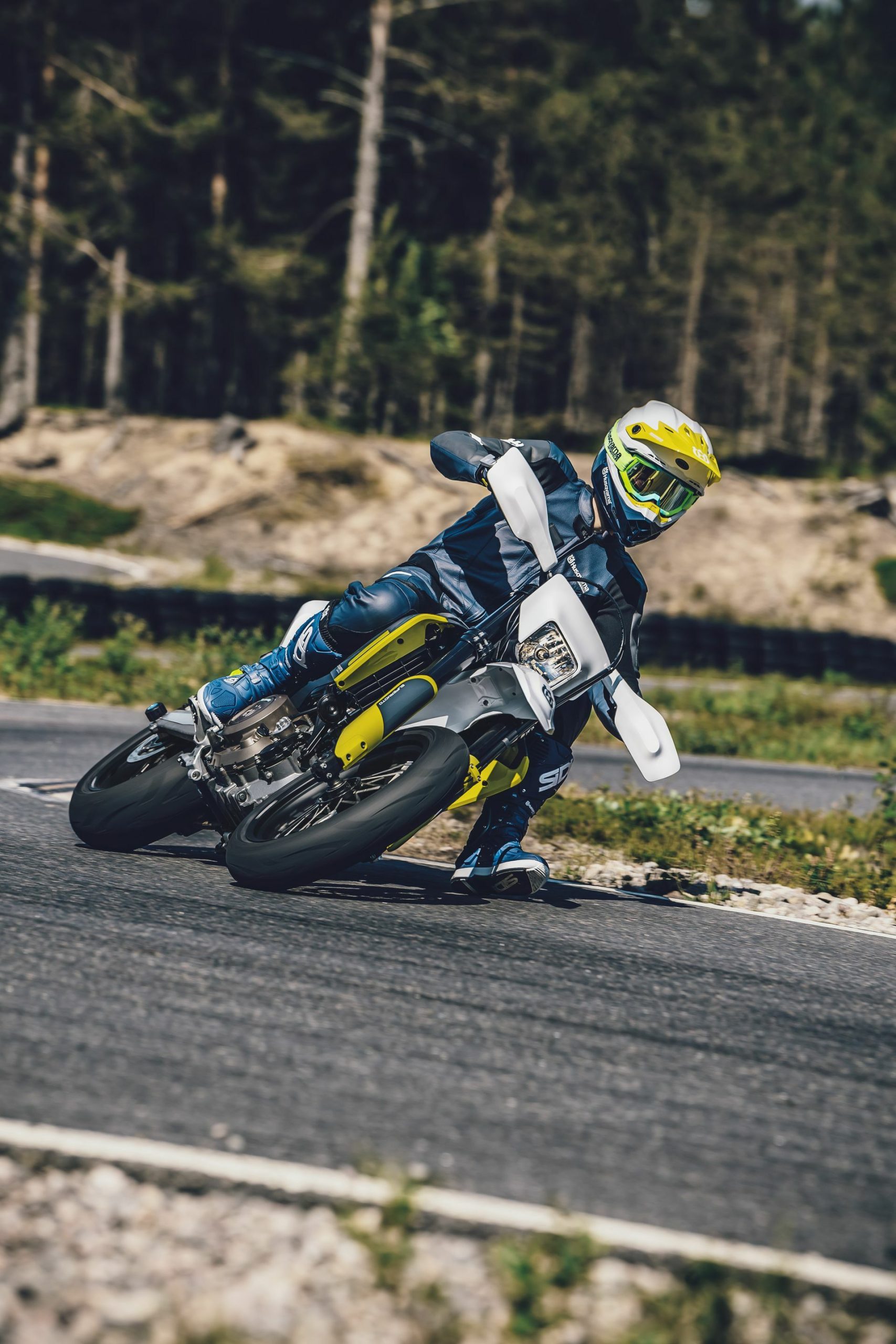 Husqvarna 701 Supermoto 1
