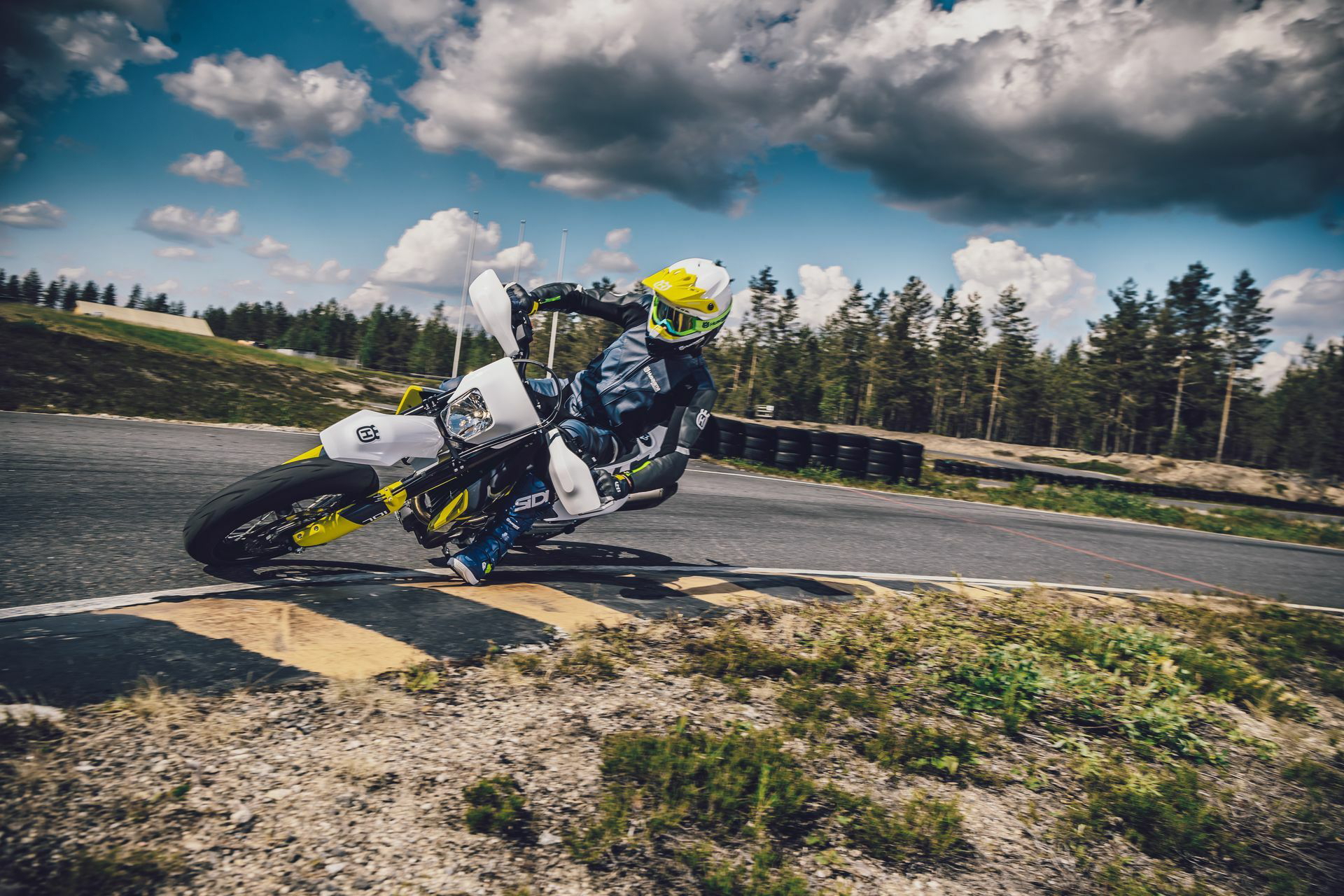 Husqvarna 701 Supermoto 20