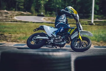 Husqvarna 701 Supermoto 4